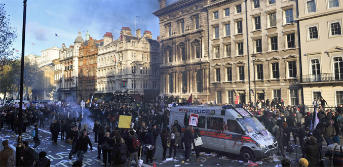 Londres : Heurts avec la police lors d’une vaste manifestation d''étudiants