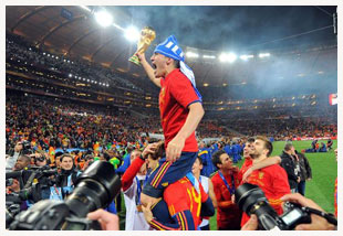 Football : La Fifa pense à un Mondial 2014 plus tardif