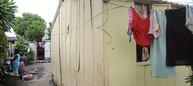 Maisons EDC : Des milliers de Mauriciens vivent toujours en contact avec de l’amiante
