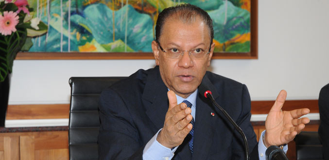 Visite du Premier ministre à La Réunion pour approfondir la coopération économique