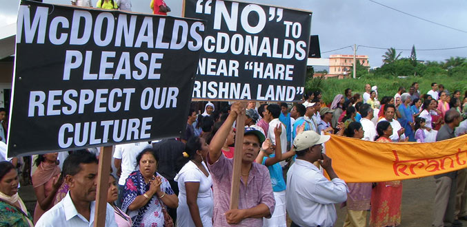 Le front commun hindou manifeste contre l’ouverture d’un McDonald’s à Phoenix
