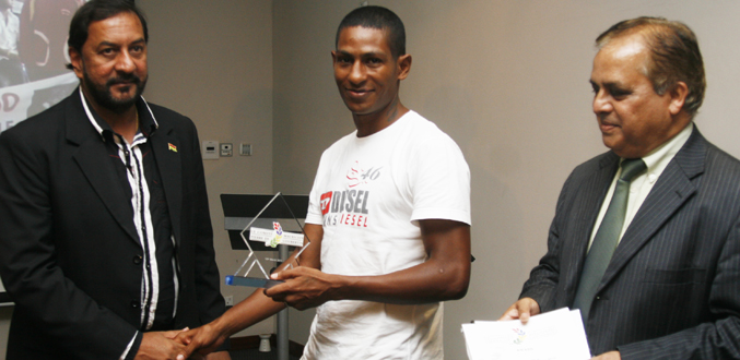 A l’initiative du Comité Mauricien Pierre de Coubertin - Récompenses à trois sportifs qui incarnent les valeurs de l’olympisme