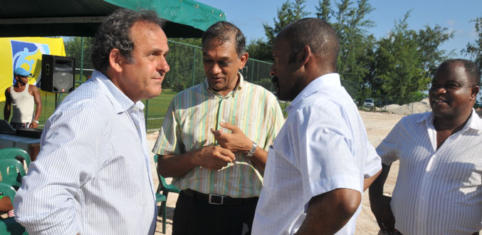 Football :  Michel Platini à Maurice