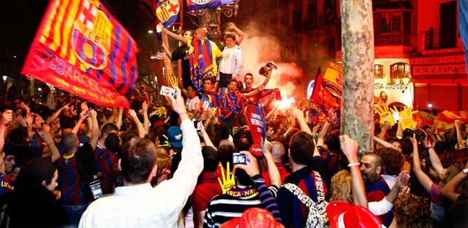 Ligue des Champions : les supporters font la fête à Barcelone