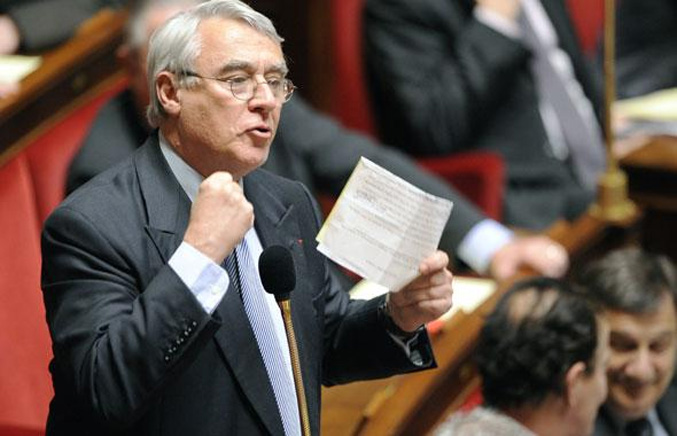 France : Un projet de rapport pour limiter la double nationalité
