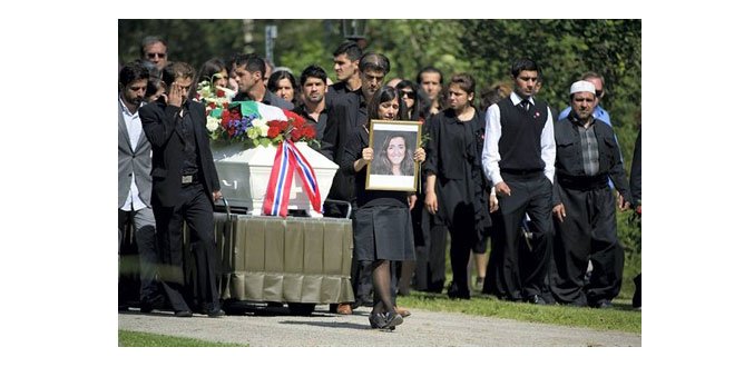 Premières obsèques de victimes des massacres en Norvège