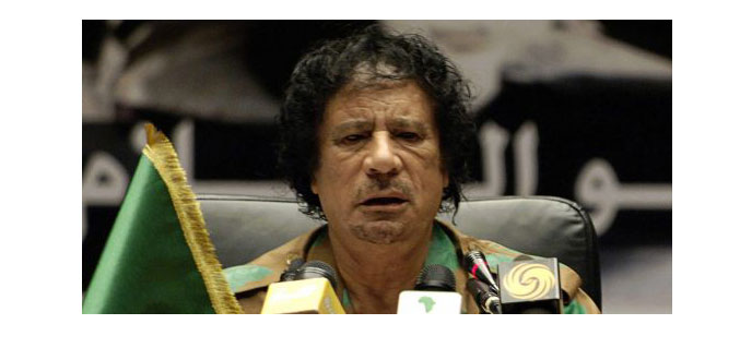Dos au mur, Mouammar Kadhafi peut négocier ou résister