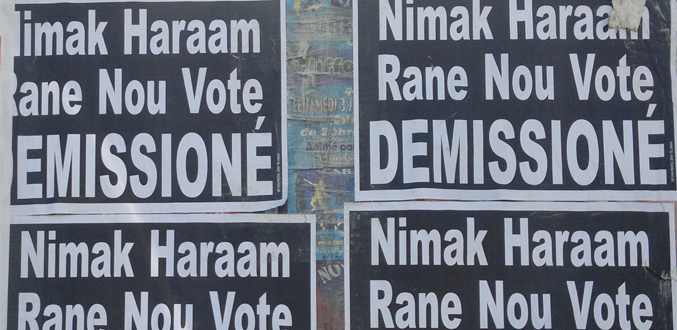 Une campagne d’affiches pour réclamer la démission des élus MSM  au No.8