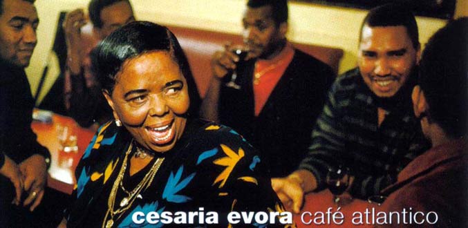 Cesaria Evora, la “diva aux pieds nus” met un terme à sa carrière