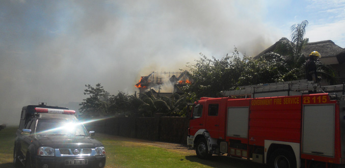Sept villas, un restaurant et le lobby de l’hôtel Grand Mauritian ravagés par les flammes
