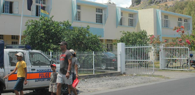 A Rodrigues : un homme meurt après avoir été poignardé par son voisin
