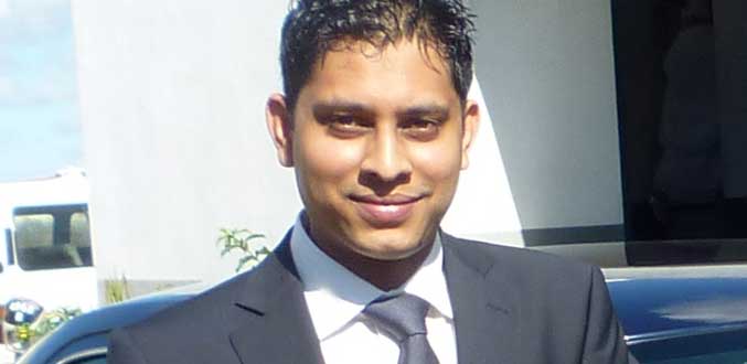 Tikesh Ramtohul : Un jeune Mauricien assistant chercheur en économie et finance en Suisse