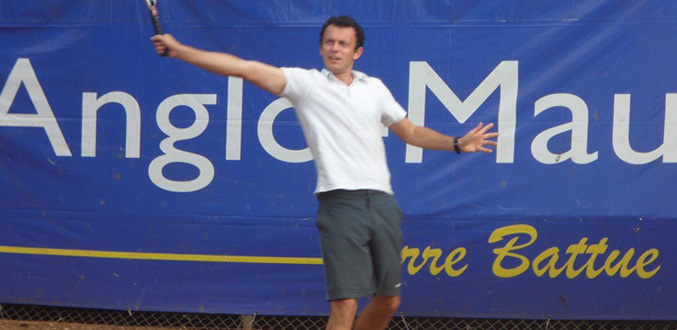 Tennis tournoi Anglo-Mauritius - Jean-Marc Randriamanalina et Lukazs Skowronski en finale