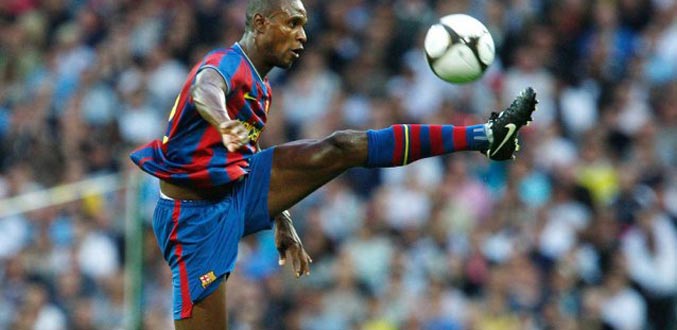 Abidal n’accepte pas l’offre actuelle du FC Barcelone