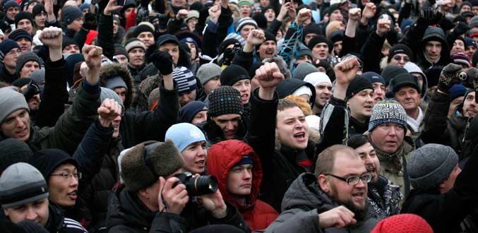 Des dizaines de milliers de Russes manifestent dans tout le pays contre Poutine