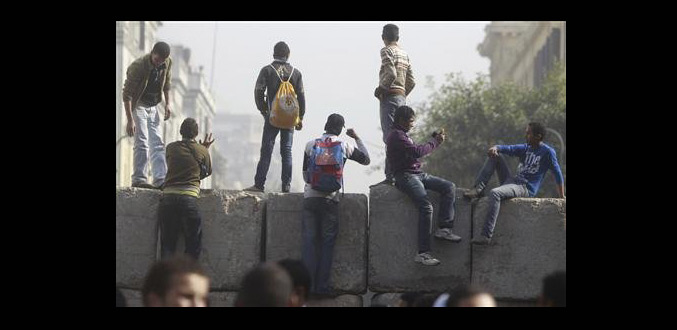 Egypte : Nouvelle charge des forces de l''ordre sur la place Tahrir