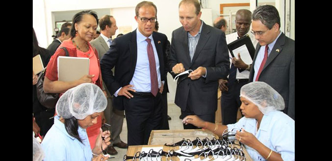 Le lunetier Plastinax Austral impressionne le Deputy United States Trade Representatives