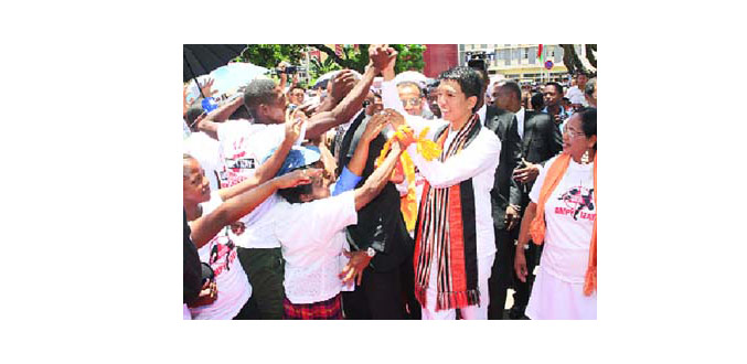 Amnistie:  Rajoelina accule Ravalomanana et Ratsiraka