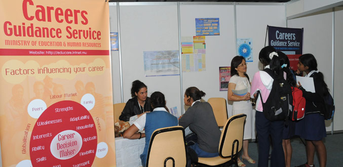 Le vingtième salon international des universités regroupe plus de 80 exposants à Mer Rouge