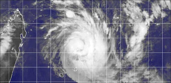 Maurice en alerte 3 : Giovanna plus près des côtes à 13 heures