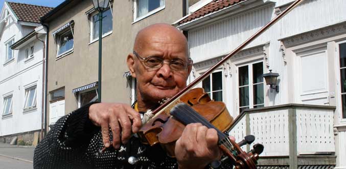 Renald Antoinette, qui faisait vibrer le cœur du Norvégien moyen au rythme de son violon