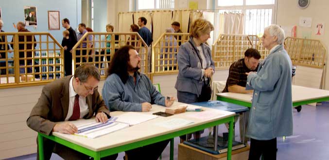 Les Russes ont commencé à voter pour choisir leur président