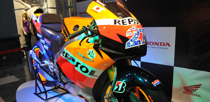 La moto Honda du champion du monde Casey Stoner exposée à Bagatelle