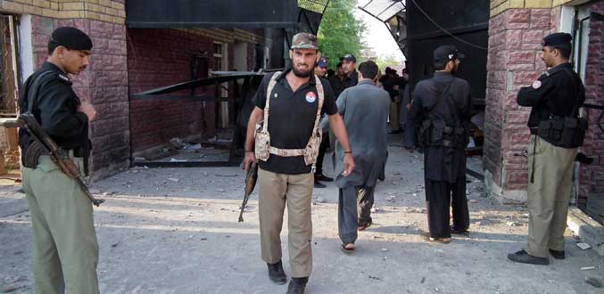 Pakistan: 400 détenus s''évadent avec l''aide des talibans