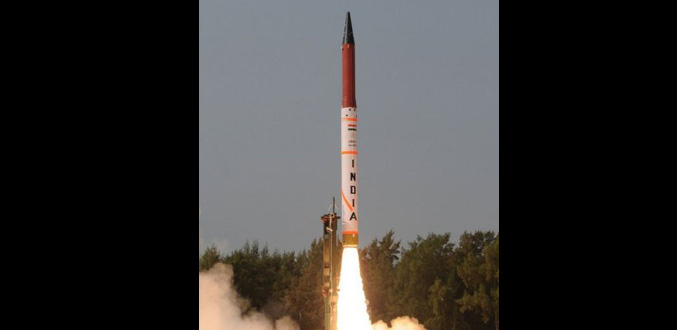 L''Inde a testé un tir de missile à longue portée, un oeil rivé sur la Chine
