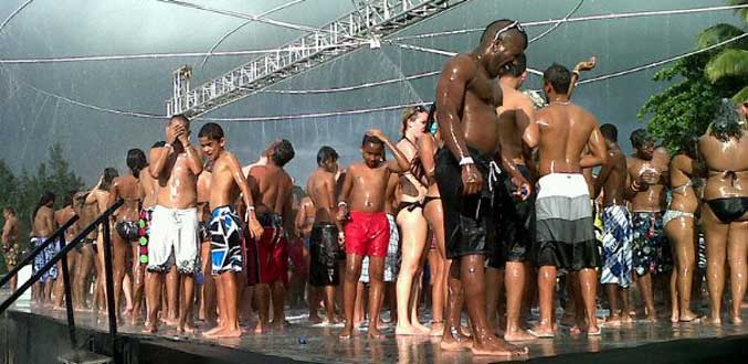 Maurice dans le Guinness World Records pour avoir organisé la plus grande douche du monde