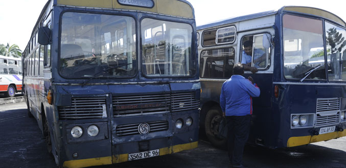 Seulement 65 autobus de la CNT desserviront l’île, le jour de la Fête du Travail