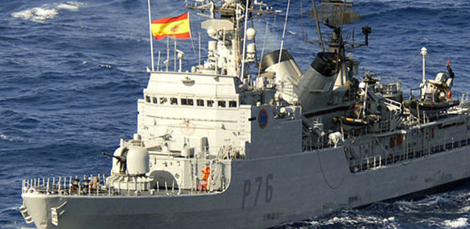 Lutte anti-piraterie : Un navire de guerre de l''UE sauve des pêcheurs sri-lankais