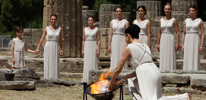 JO : Les rayons du soleil allument la flamme à l’Olympie