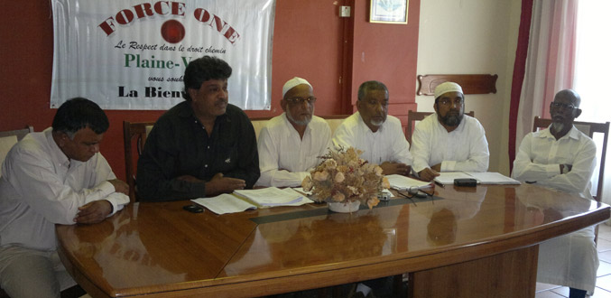 La nomination de Reza Issack à la tête du National Hadj Council toujours contestée