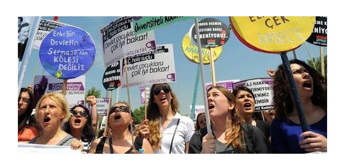 Turquie: Des femmes dans la rue pour défendre le droit à l''avortement