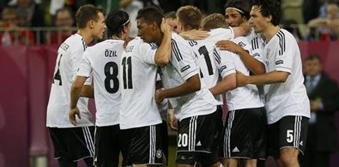 L''Allemagne met fin à l''épopée grecque et va en demi-finale
