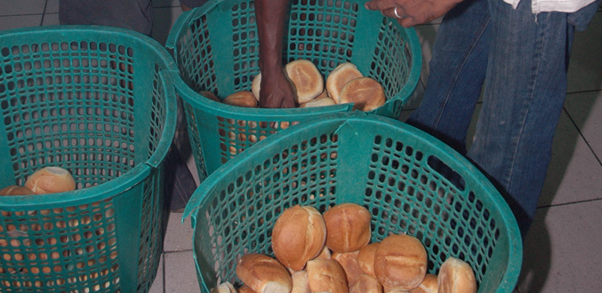 Protection des consommateurs: 150 contraventions  en un an contre des boulangers et forte présence des produits périmés dans les supermarchés
