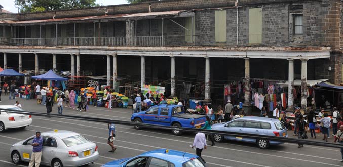 L’ancien bâtiment de la NTA de la gare Victoria tombe en ruine