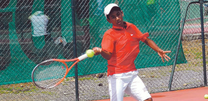 Tennis: Une journée marquée par des surprises en U12