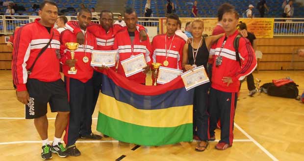 Kick-boxing  - Coupe du Monde en hongrie : Bauluck et Simiss en or
