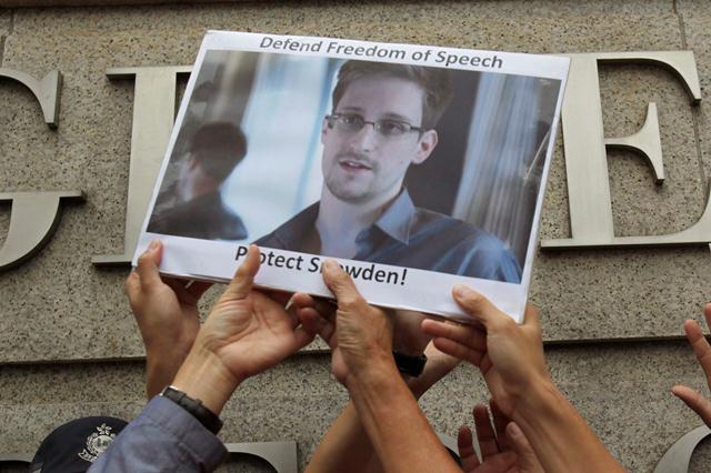 Snowden arrive à Moscou, la destination finale serait Caracas