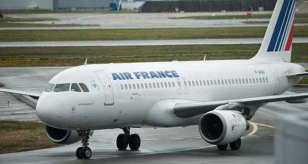 Un vol Air France immobilisé après la chute d'un corps