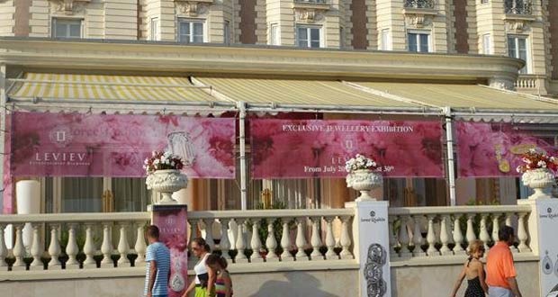 France : Nouveau Vol De Bijoux À Cannes