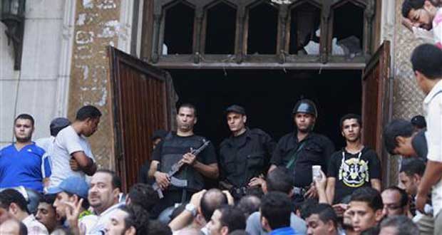 Assaut contre des pro-Morsi dans une mosquée du Caire