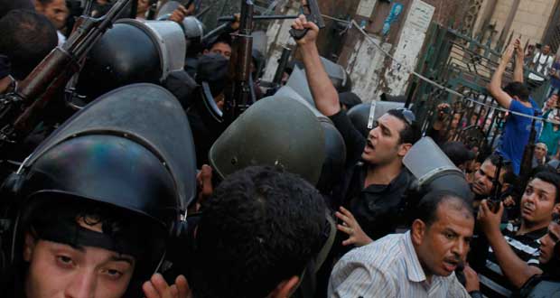 Près de 40 islamistes détenus meurent en Egypte