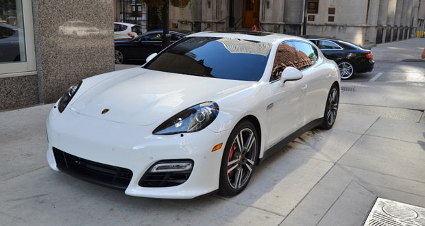 Fraude sur des voitures de luxe : le propriétaire d’une Porsche Panamera arrêté