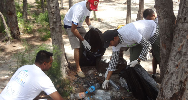 Opération de nettoyage à l’île-aux-Bénitiers