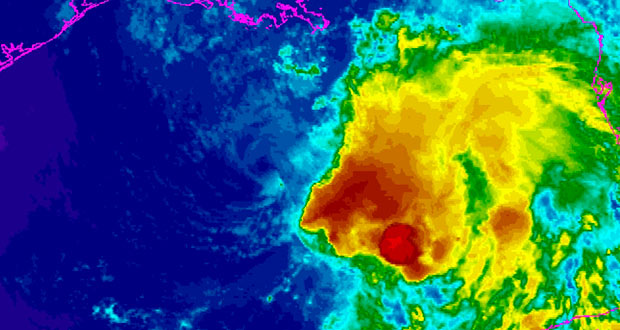 La tempête Karen s'apaise à l'approche des côtes américaines