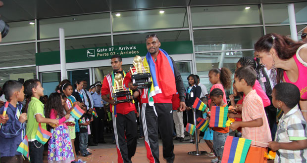 Kick-boxing : accueil triomphal pour les champions mauriciens