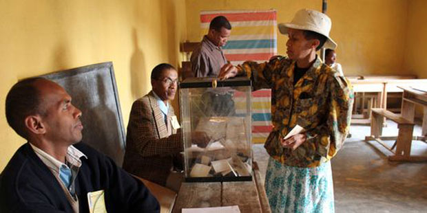 Madagascar vote pour mettre fin à quatre ans de crise